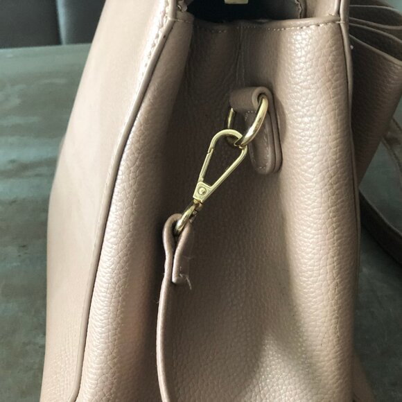 Crossi Bow Vegan Leather Handbag - Picture 5 of 8